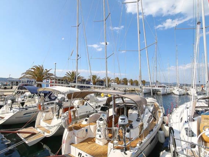 Hire Sailboat with or without skipper Bavaria Jezera