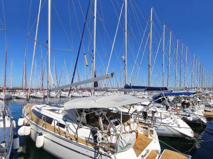 Hire a Bavaria Cruiser 37 Murter-Kornati