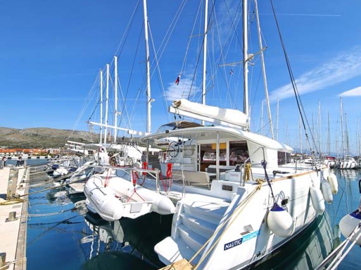 Yacht hire Trogir cheap Lagoon 400 S2