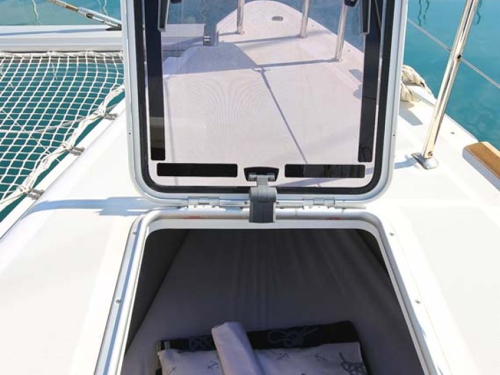 Charter a Lagoon Lagoon 400 S2 in Trogir on Samboat