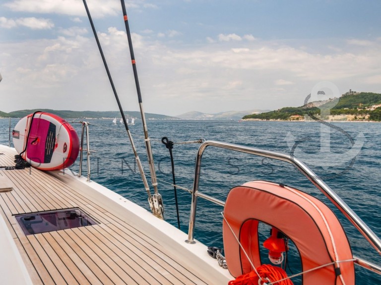 Catamaran to hire Kaštela at the best price