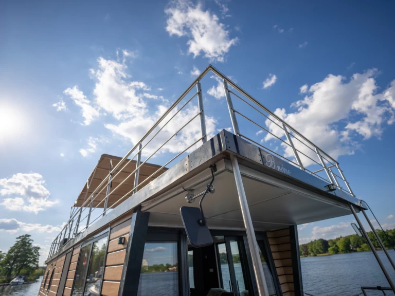 Hire Canal boat WOMA with a boat licence