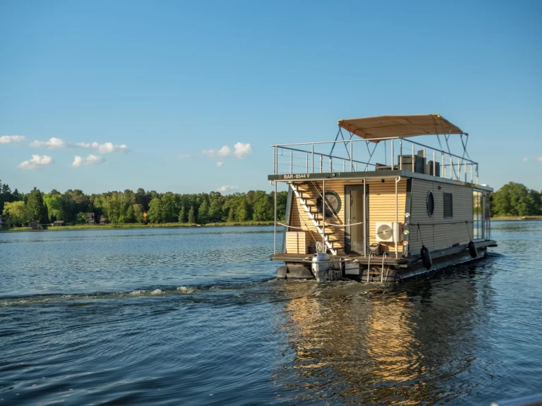 Hire Canal boat WOMA with a boat licence