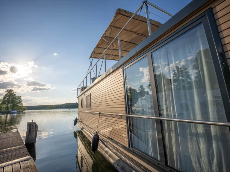 WOMA Woma D13 charter bareboat or skippered in  Fürstenberg/Havel