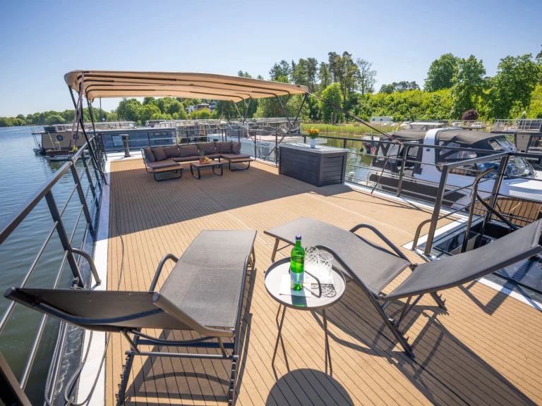 Canal boat hire in Fürstenberg/Havel - WOMA Woma D13