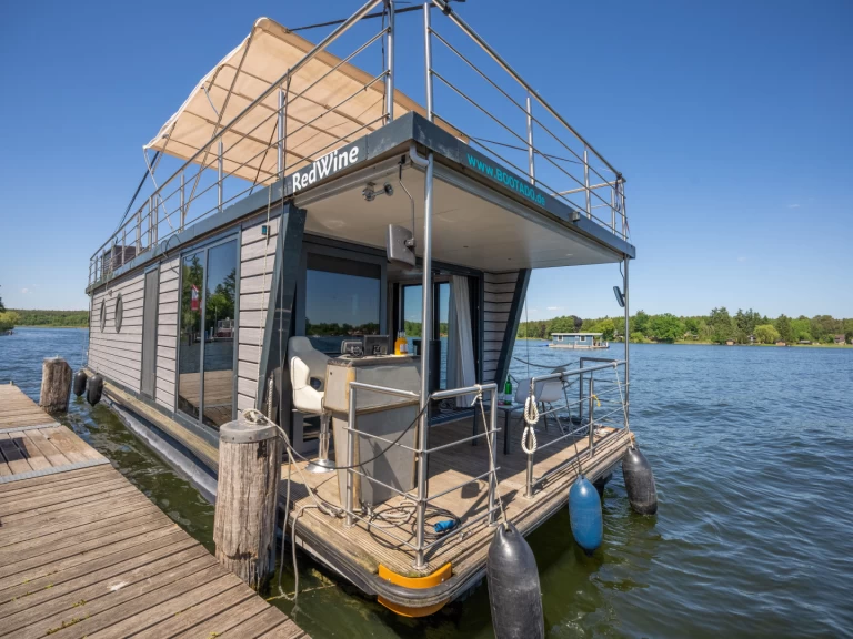 Yacht hire Fürstenberg/Havel cheap Woma D13