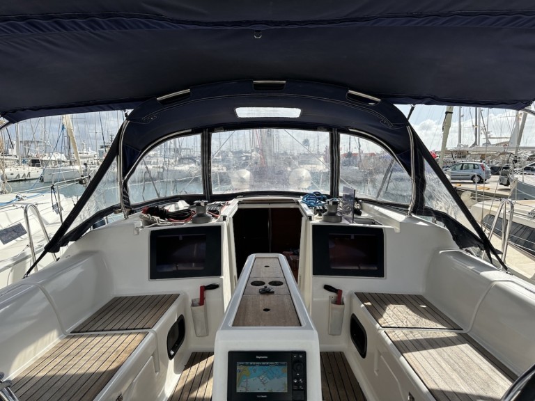 Sailboat hire in Palma de Mallorca - Dufour Dufour 382 Grand Large