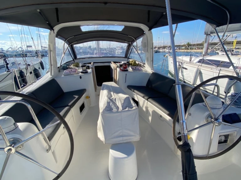 Hire a Bénéteau Oceanis 50 La Savina