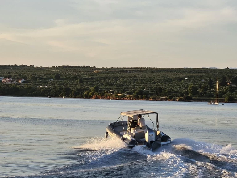 RIB hire in Tkon - Salpa Salpa Soleil 24.5