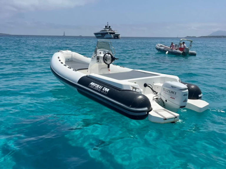 Motorboat to hire Porto Rotondo at the best price
