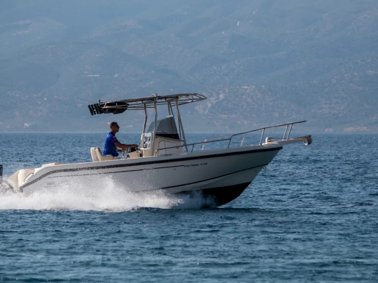 Yacht charter Hydra - Boston Whaler Boston Whaler 23 Outrage on SamBoat