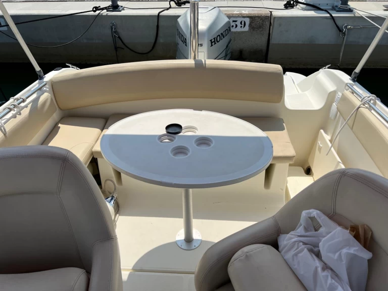 Charter a Jeanneau Cap Camarat 7.15 WA in Les Issambres on Samboat