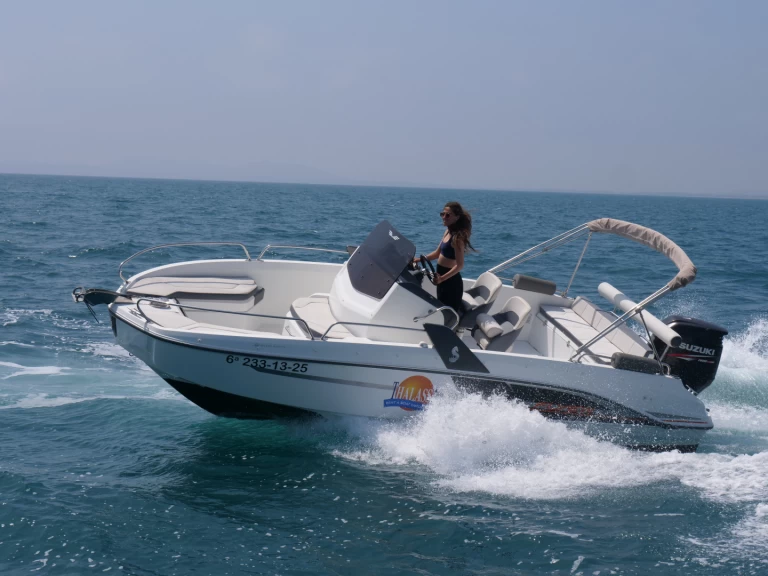 Bénéteau Flyer 6.6 SPACEdeck charter bareboat or skippered in  Empuriabrava