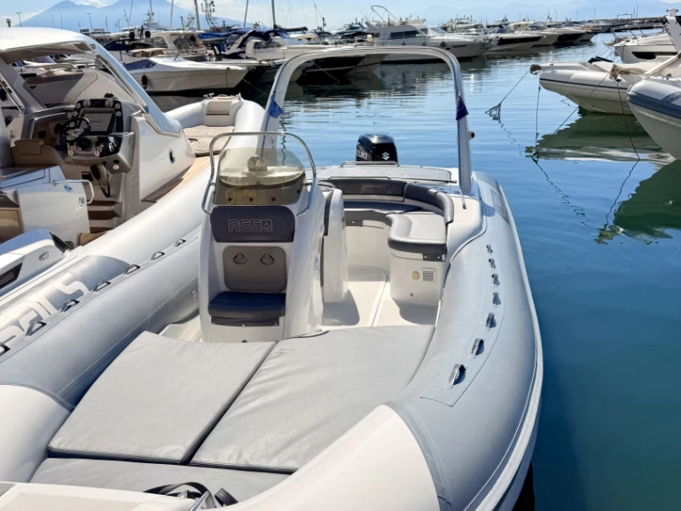 Yacht charter Porto di Mergellina - Asso CHARISMA PASSIONE on SamBoat