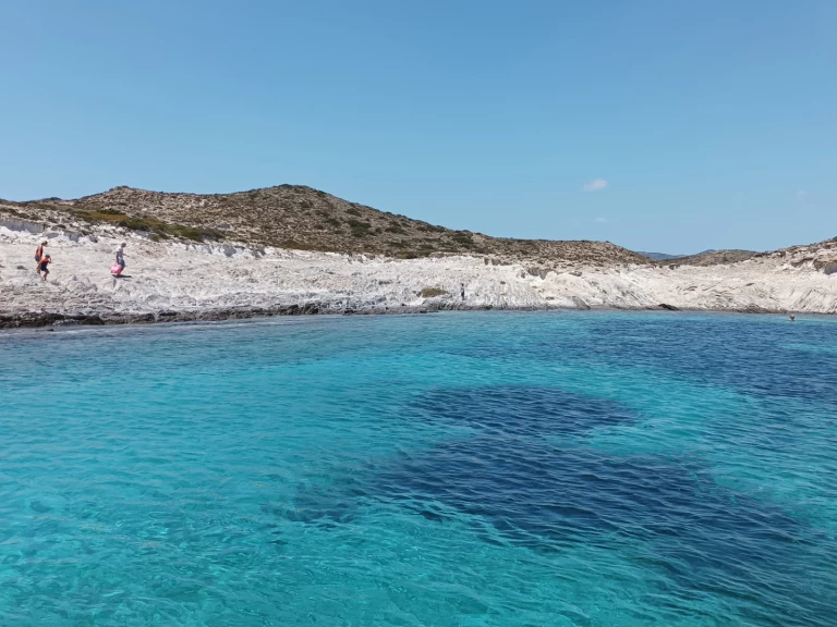 Hire a L.AMMOS 450XL Antiparos