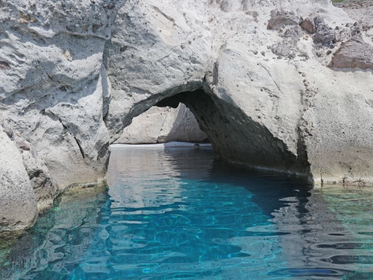 Yacht hire Antiparos cheap 450XL