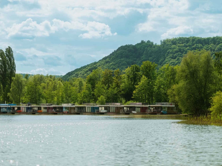 FLOATING 44 charter bareboat or skippered in  Höxter