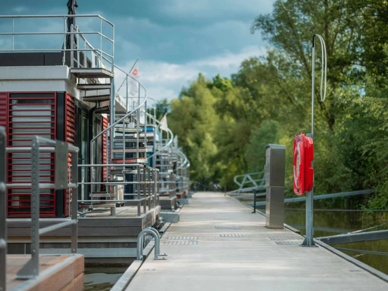 FLOATING 44 charter bareboat or skippered in  Höxter