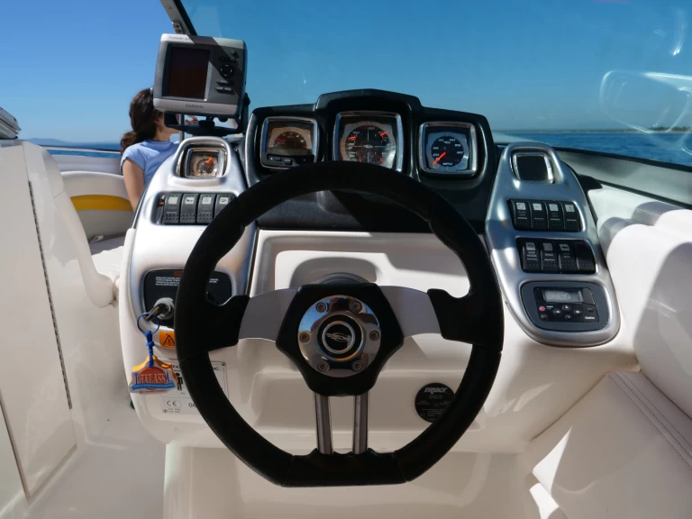 Hire Motorboat with or without skipper Chaparral Empuriabrava