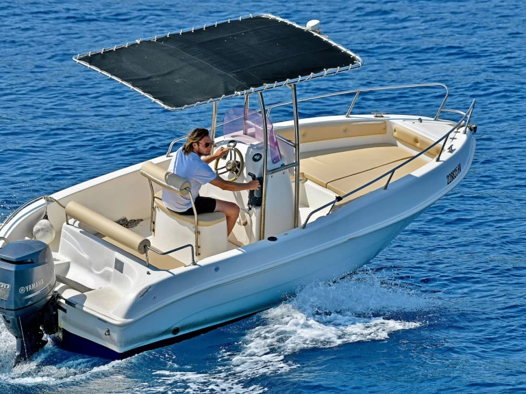 Yacht charter Hvar - Bellingardo OPEN 550 on SamBoat