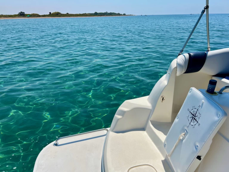 Yacht hire Civitavecchia cheap Sea Ray 240