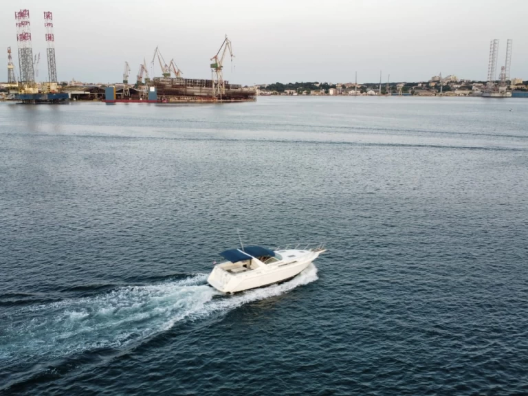 Motorboat to hire Pula at the best price