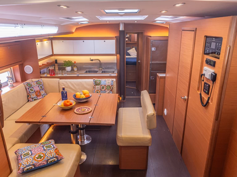 Yacht charter Palermo - Dufour Dufour 530 on SamBoat