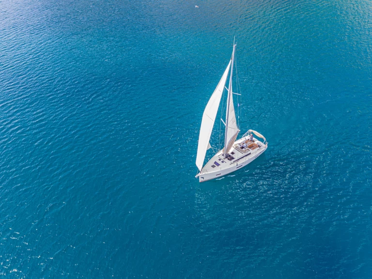 Yacht charter Palermo - Dufour Dufour 430 on SamBoat