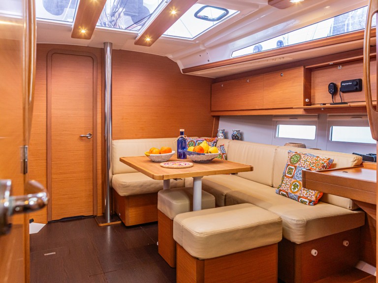 Yacht charter Palermo - Dufour Dufour 390 Grand Large on SamBoat