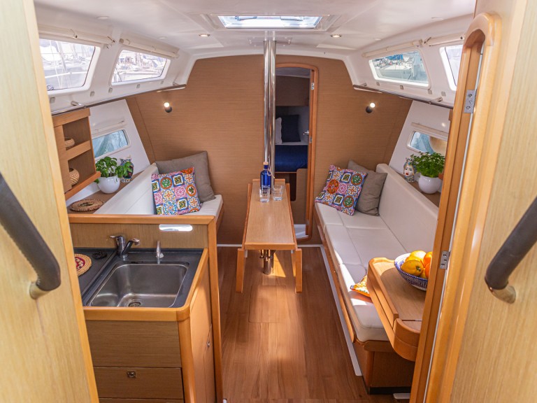 Sailboat to hire Palermo at the best price