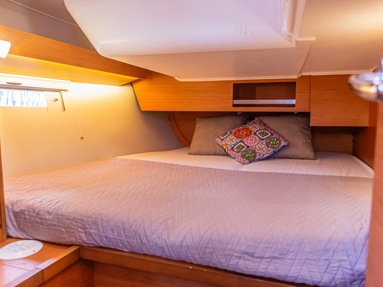 Yacht hire Palermo cheap Dufour 430