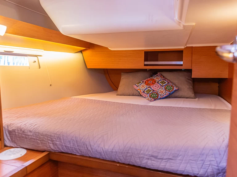 Yacht hire Palermo cheap Dufour 430