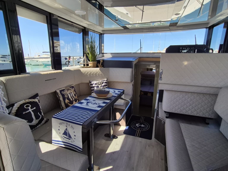 Motorboat hire in Puerto Banús - Cobra Maestro 42