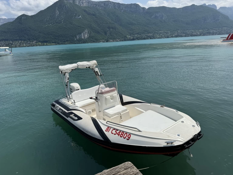 Charter a Zar Zar 43 Classic Luxury in Annecy on Samboat