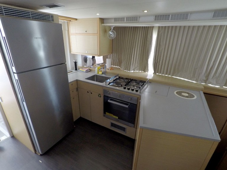 Catamaran hire in Šibenik - Lagoon Lagoon 52 F