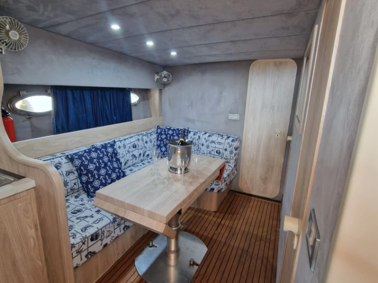 Motorboat to hire Terracina at the best price