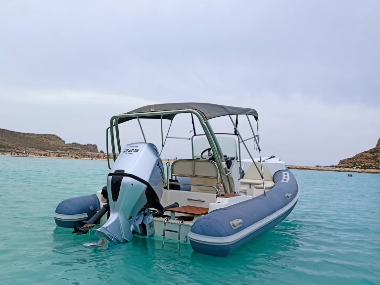 Charter a Arrow Arrow  in Kissamos on Samboat