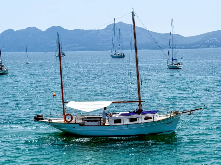 Hire a Llaut Classico 1960 Puerto de Pollensa