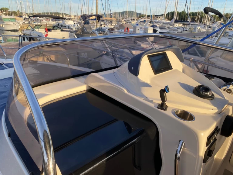 Motorboat to hire Saint-Tropez at the best price