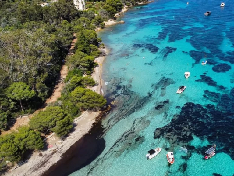 Yacht hire Mandelieu-la-Napoule cheap BlueWater 170