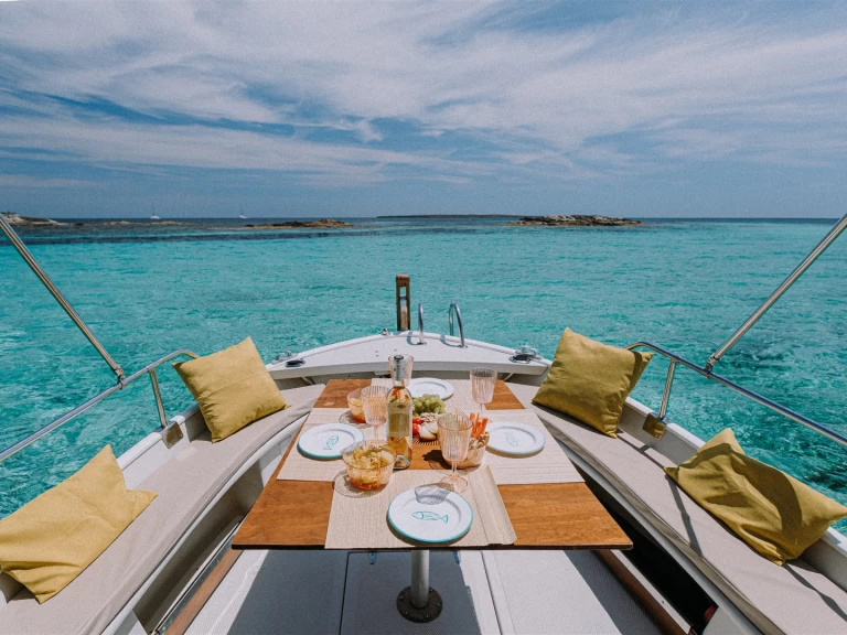 Hire Motorboat with or without skipper Copino Marina Ibiza