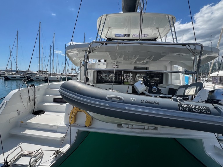 Catamaran to hire Kaštela at the best price