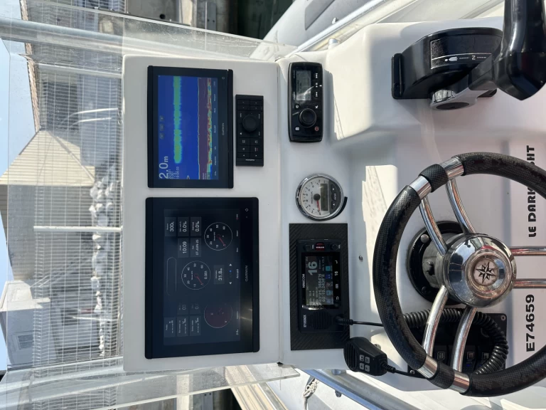 Charter a Caribe Caribe UB24 in Marseille on Samboat