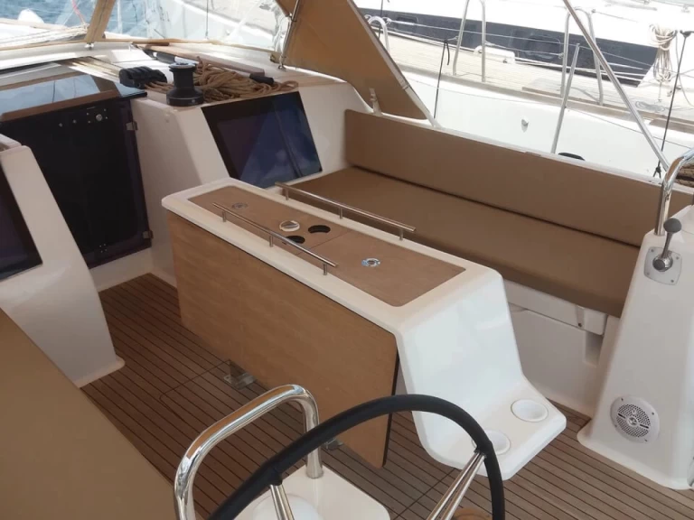 Charter a Dufour Dufour 460 Grand Large in Lávrio on Samboat