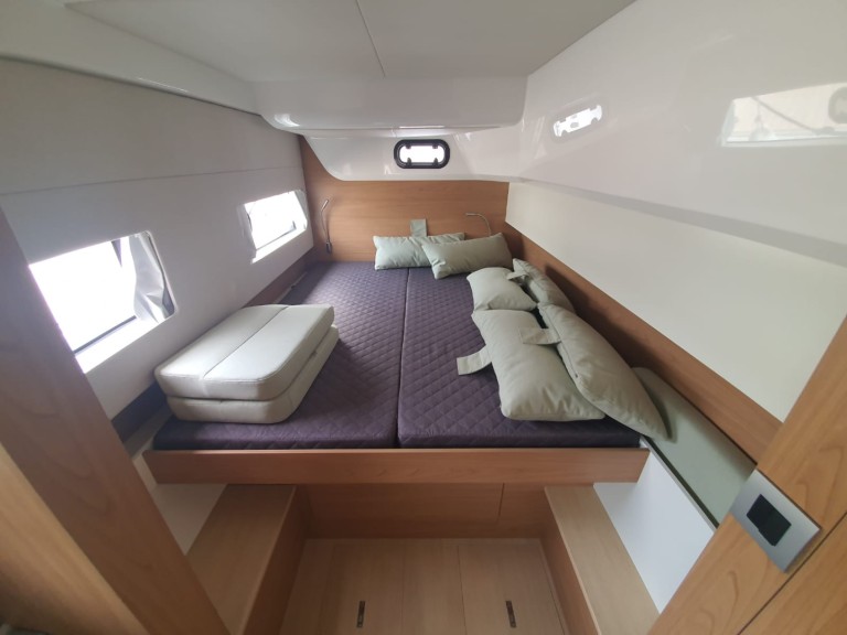 Bali Catamarans BALI CATSMART 3 CABINES NUMERO 2 charter bareboat or skippered in  Le Marin