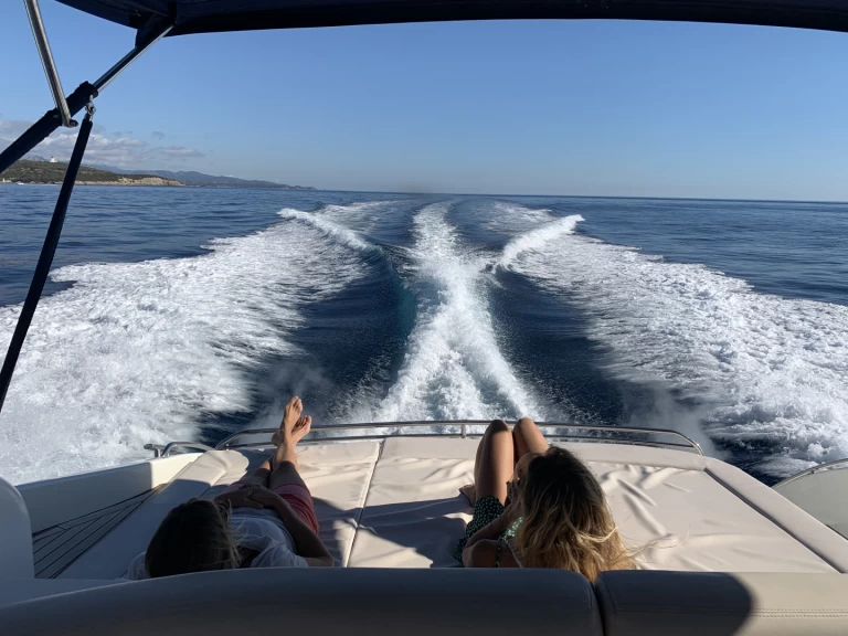 Charter a Princess Princess V50 in Porto-Vecchio on Samboat