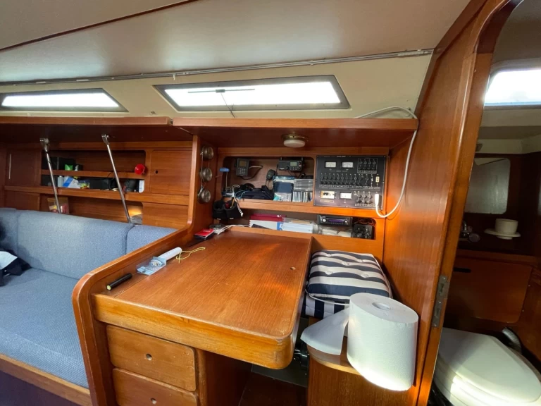 Hire a Bénéteau Canot 390 Cagliari Port