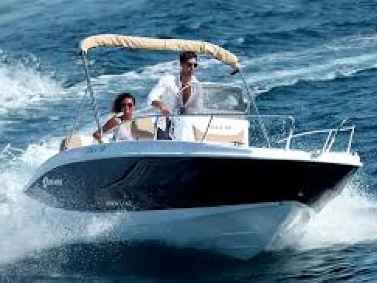 Motorboat to hire Portocolom at the best price