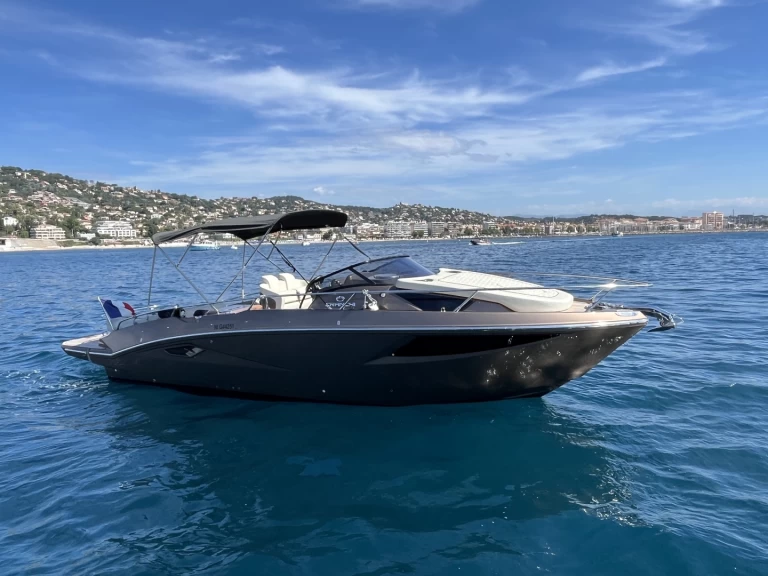 Motorboat hire in Cannes - Cranchi RANGIROA