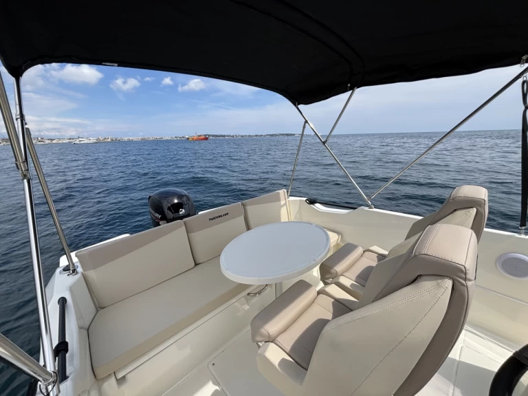 Motorboat hire in Cannes - Quicksilver 705 Open